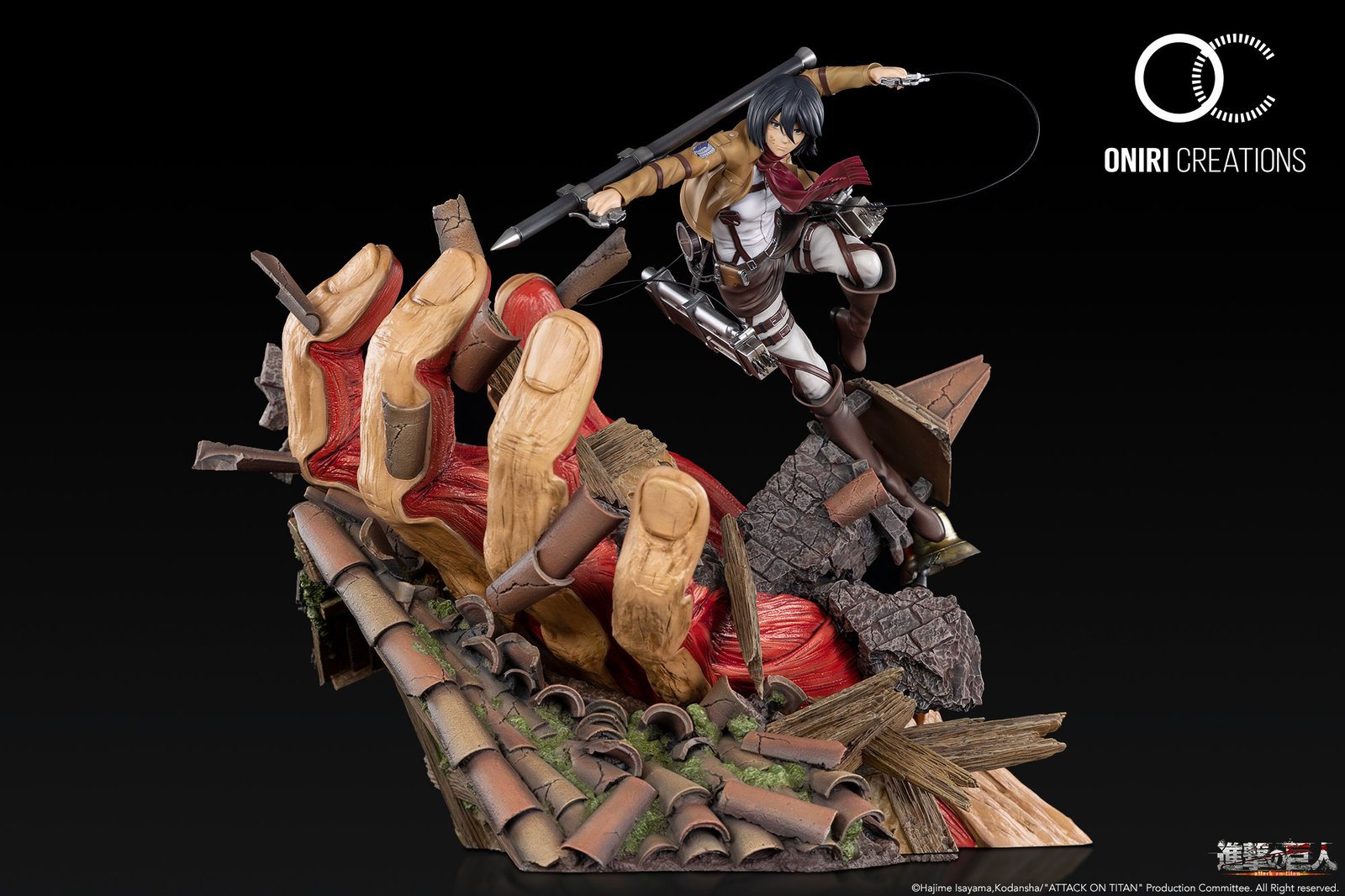 Armored Titan vs Attack Titan statue by Oniri Creations